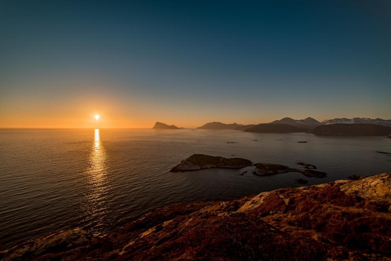Laukvik Senja Hotel Botnhamn Buitenkant foto