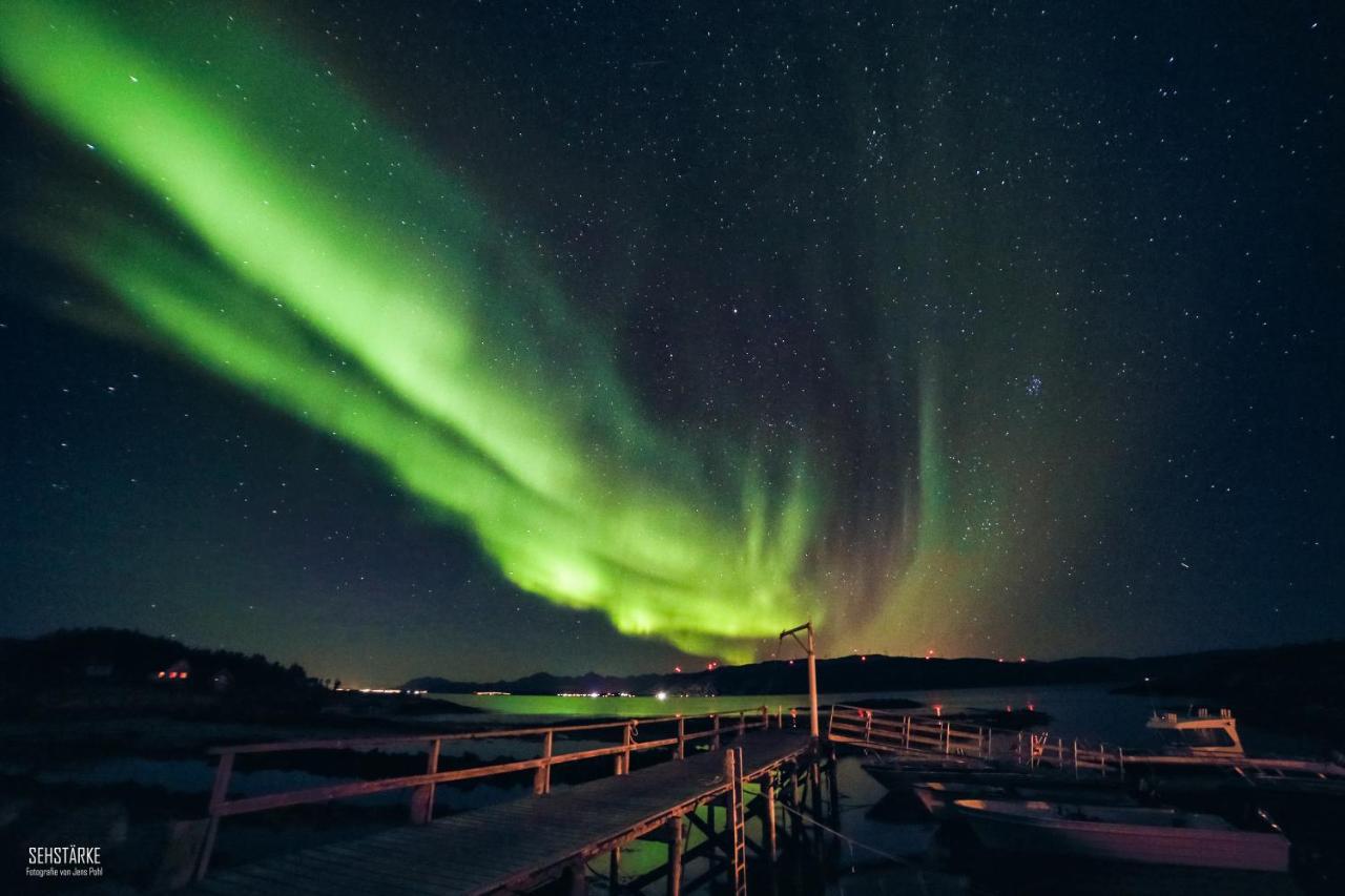 Laukvik Senja Hotel Botnhamn Buitenkant foto