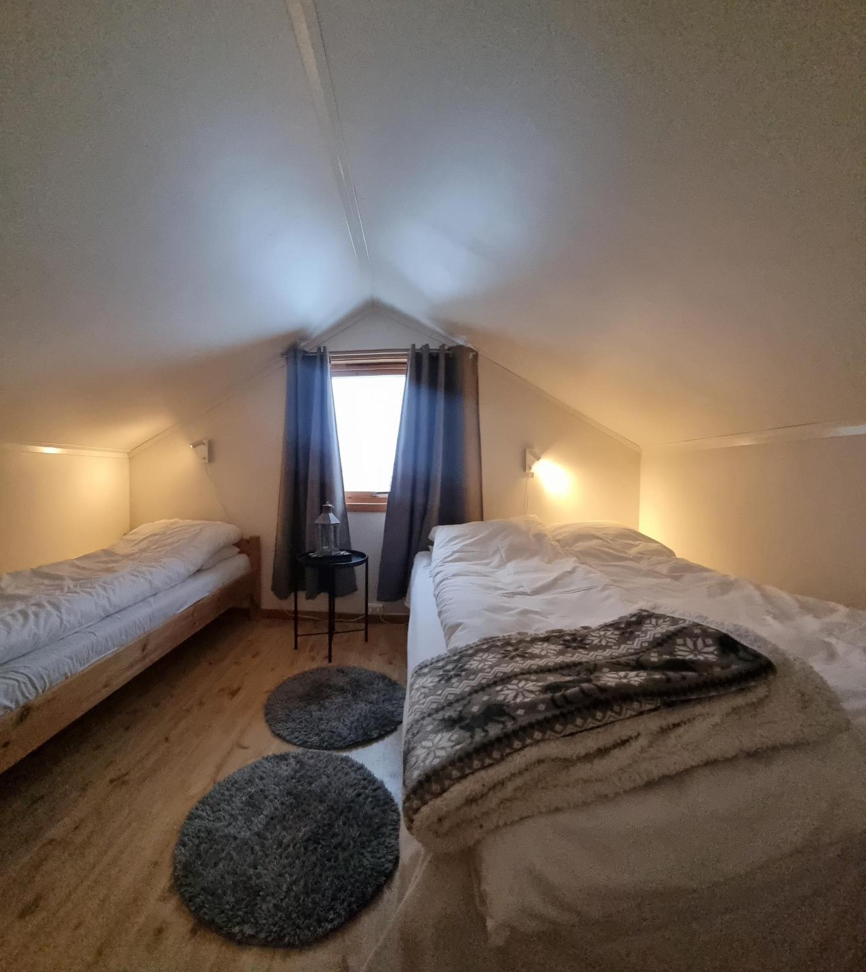 Laukvik Senja Hotel Botnhamn Buitenkant foto