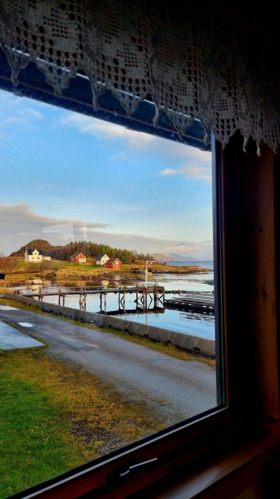Laukvik Senja Hotel Botnhamn Buitenkant foto